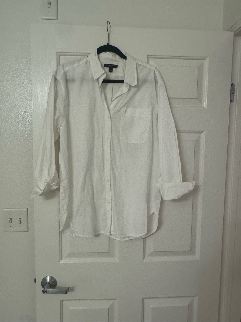 Banana Republic White Men's Casual Button-Down Shirt